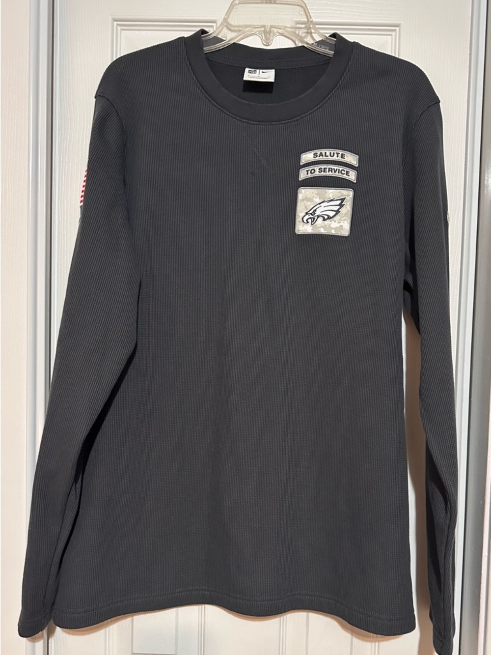 Eagles NFL Nike LG Men’s Salute to Service Long Sleeve Thermal NWOT